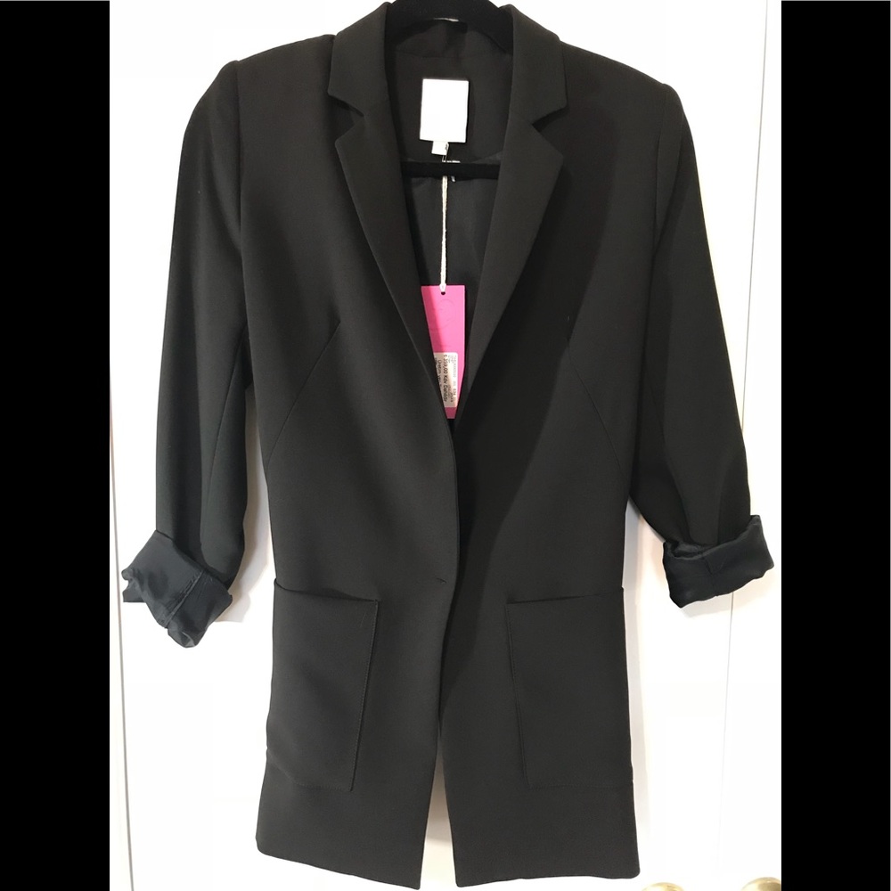 BRAND NEW Open back boutique blazer